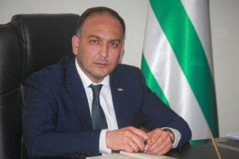 batono-qarTvelo-politikosebo-droa-iluziebi-pragmatuli-midgomebiT-SecvaloT