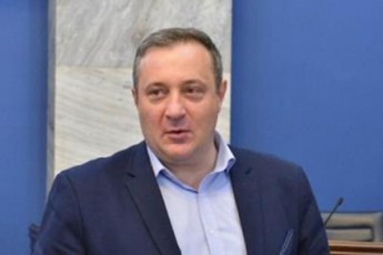 sasuliero-piri-sasuliero-pirs-ki-ara---eSmakis-msaxurs-hgavs-da-raindi--klouns