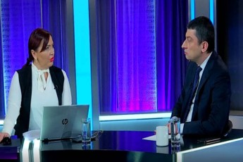 giorgi-gaxarias-reaqciaSi-interviu-telekompaniasTan-saprotesto-aqciis-fonze-gaimarTeba