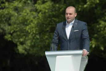 saswavlo-programidan-deda-enis-amoReba-upasuxismgeblo-adamianebis-moqmedebis-Sedegad-moxda