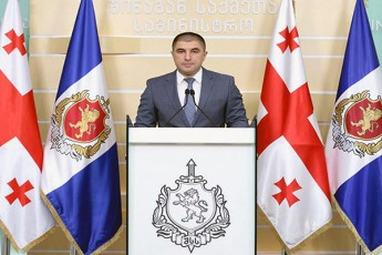 Sss---20-21-ivniss-parlamentze-Sturmis-dros-irakli-oqruaSvili-mouwodebda-aqciis-monawileebs-da-Tavadac-cdilobda-parlamentis-SenobaSi-Zaladobriv-SeWras