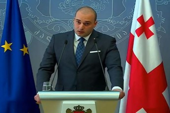 premier-ministri-laris-gaufasurebis-erT-erT-mizezad-20-21-ivnisis-Semdeg-turizmidan-Semosavlebis-klebas-asaxelebs