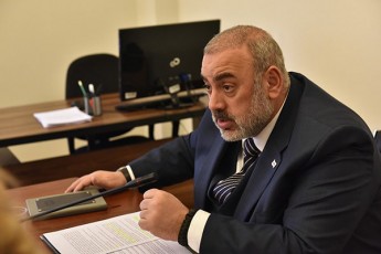 koba-kobalaZe-samwuxarod-qveynis-Rirseba-SerCa-am-pirtitvela-vaJkacebis-amara-romlebmac-TavianTi-Tavganwirvis-fasad-SeunarCunes-qveyanas-Rirseba