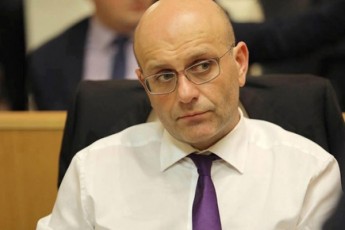 finansTa-saministrosTvis-valebis-Camoweris-TxovniT-arc-rusTavi-2-s-da-arc-imeds-ar-moumarTavs