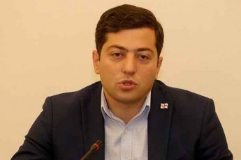 zaza-gabunia-upasuxismgeblo-opoziciurma-Zalebma-ukiduresad-mavnebluri-qmedebebiT-turizmis-sfero-daazianes