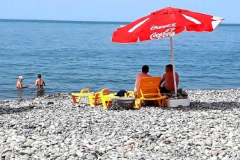 sezoni-Cavarda-gauqmda-bronebi-zogs-80-aTasi-laris-broni-gauuqmda---qobuleTSi-mcire-da-saSualo-sastumroebis-mepatroneebma-aqcia-gamarTes
