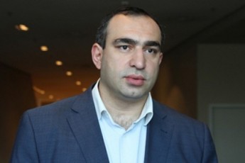 lado-boJaZe--xazaraZes-ar-gamouva-samarTlebrivi-kiTxvebi-politikuri-spekulaciebiT-gadafaros