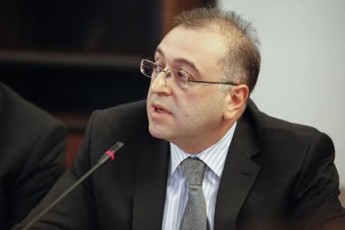 laris-kursi-iqneba-ukeTesi-vidre-Cven-vprognozirebdiT