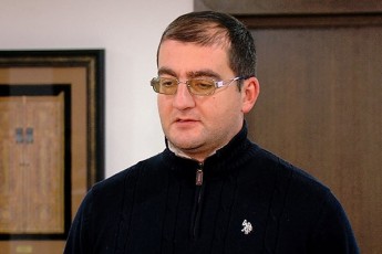 gamsaxurdia--7-noembris-Semdeg-miSa-gadadga-da-gaxaria-20-ivnisis-mere-premieri-xdeba-ase-qmnian-tiranebs-jogebi
