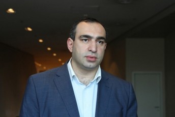 vdalimed-boJaZe-mniSvnelovania-rom-premier-ministri-romelic-midis-postidan-sajarod-abarebs-angariSs-sazogadeobas
