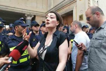 xazaraZes-Turme-SoTaZiT-aSineben-da-putinis-rogor-SeeSindeba-xom-warmogidgeniaT