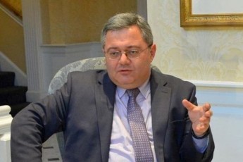 partia-Tavze-daemxoT-araferi-ar-gamosdiT