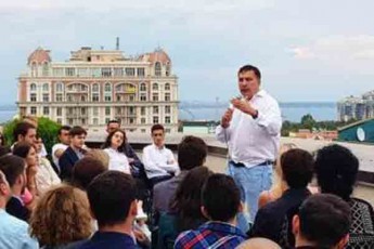 odesaSi-yvelaze-popularuli-politikosi-me-var