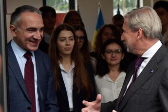 madlobas-vuxdi-ganaTlebis-ministrs-brwyinvale-TanamSromlobisTvis