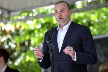 mamuka-baxtaZe-quTaisis-saerTaSoriso-universitetis-proeqtisTvis-biZina-ivaniSvilsa-da-fond-qarTus-madlobas-uxdis