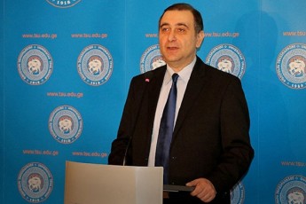 mixeil-Cxenkeli--evrokomisarze-didi-STabeWdileba-moaxdina-iman-rom-quTaisis-saerTaSoriso-universitets-da-adronuli-Terapiis-centrs-biZina-ivaniSvili-afinansebs