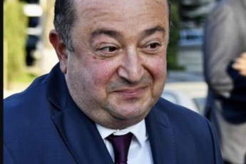 rusebi-kaia-vodka-qalebi---ras-ambobs-saakaSvilis-Tavgadakluli-mxardamWeri-da-politikosi