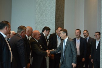 biZina-ivaniSvilma-qarTuli-ocnebis-regionaluri-organizaciebis-aqtivTan-Sexvedrebi-daiwyo