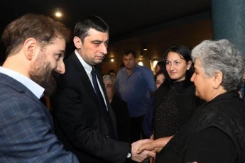 giorgi-gaxaria-film-Sindisi-s-premieras-daeswro--qeds-vixri-im-ojaxebis-mimarT-romlebmac-gazardes-es-adamianebi-Sindisis-gmirebi