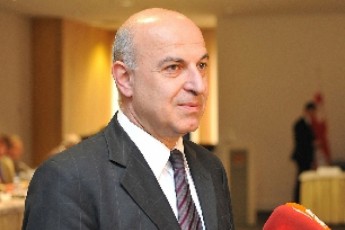 valeri-CeCelaSvili-simarTle-Cvens-mxaresaa-da-savsebiT-logikuria-rom-Cven-gvinda-simarTlis-mitana-ormxrivi-formatis-urTierTobebSi