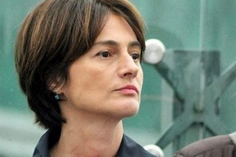 saakaSvili-erT-xelSi-jvars-daiWers-meoreSi-kombals-da-fexSiSveli-mova