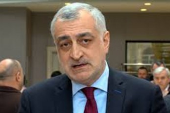 sakmarisia-xaWapurze-komentarebi-isaubreT-gaCerebul-qveyanaze---xazaraZe-kritikosebs-pasuxobs