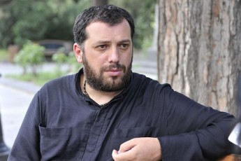 petre-kolxi-dRes-isedac-iSviaTia-dalagebuli-fsiqikis-adamiani
