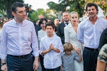 premier-ministri-da-dedaqalaqis-meri-Tbilisobis-RonisZiebebs-orbelianis-moedanze-daeswrnen