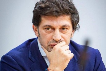 kalaZe-Tu-ilia-jiSkarians-danaSauli-daumtkicdeba-kanonis-winaSe-unda-agos-pasuxi