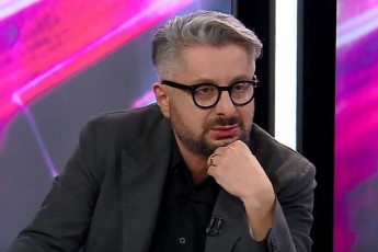 is-xom-ar-mikiTxavs-mokle-kaba-iyo-Tu-dekolteiani---gvaramia-qalTa-uflebadamcvelebs-pasuxobs
