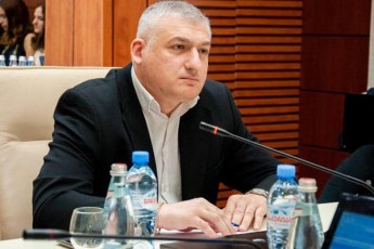 vladimer-kakabaZe-ar-veTanxmebi-Salva-TadumaZes
