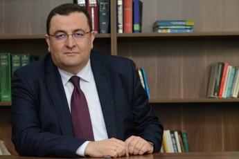 mamuka-xazaraZis-advokati-muqaris-werilze-aravis-uTqvams-rom-braldebis-mTavari-adresati-giorgi-gaxariaa