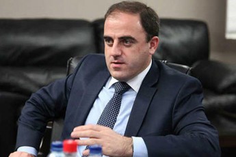 daviT-narmania-semek-is-Tavmjdomared-airCies