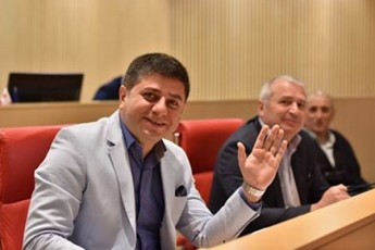 zaqaria-qucnaSvili-politikaSi-ar-vbrundebi