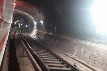panika-Tbilisis-metroSi---matareblebi-ramdenime-sadgurSi-gvirabSi-gaCerda