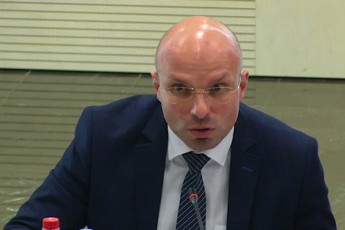 TadumaZe-meufe-iakobis-gancxadebebSi-danaSaulis-niSnebs-ver-vxedav