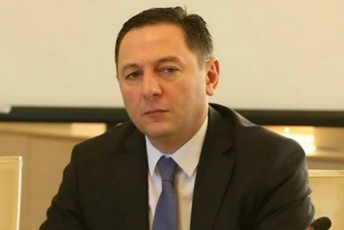 ver-warmomidgenia-rom-es-Tema-vinmem-ganixilos---gomalauri-patriarqis-gadayenebaze