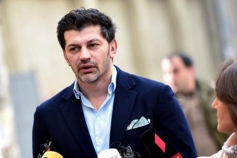 kaxa-kalaZis-politikidan-wasvla-gamoricxuli-ar-aris-misnair-warmatebul-adamians-politikaSi-ra-unda