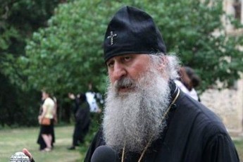 meufe-danieli--wminda-sinodma-miiRo-gadawyvetileba-Wyondidel-mitropolit-petres-aekrZalos-mRvdelmsaxureba-da-gaigzavnos-monasterSi