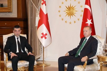 gia-abaSiZe-miaqcia-amas-vinmem-jerovani-yuradReba-foto