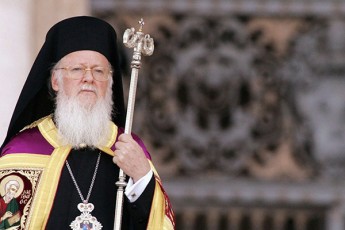 nana-kakabaZis-versia-ra-kavSiri-aqvs-msoflio-patriarqs-saqarTveloSi-agorebul-saeklesio-skandalTan