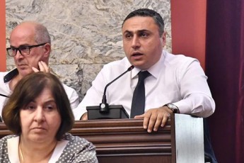 daviT-maTikaSvili-roman-gociriZes-maincdamainc-7-noembers-imedis-da-naxevari-Tbilisis-darbevis-dRes-nu-gamodgebiT-adamianis-uflebebis-gansakuTrebuli-damcveli