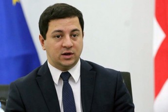 arCil-TalakvaZe-yvela-moqalaqe-naxavs-mosamarTleobis-romel-kandidats-ramdenma-deputatma-dauWira-mxari
