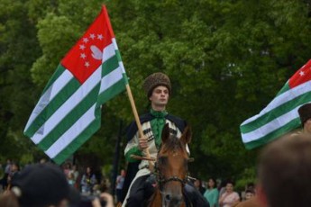afxazi-mecnieri-20-weliwadSi-afxazuri-enis-gaqrobas-prognozirebs