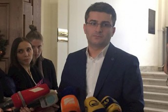 mamuka-mdinaraZe-aranairi-riggareSe-arCevnebi-am-qveyanaSi-ar-Catardeba