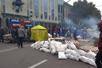 bondo-mZinaraSvili-dauyovnebliv-gaitaneT-rkinis-kasrebi-da-SeSa-parlamentis-mimdebare-teritoriidan-es-aris-mzadeba-didi-provokaciisTvis