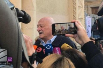 ruseTis-mona-da-virTxa---aqciis-monawileebma-uxucesi-deputati-parlamentSi-ar-SeuSves