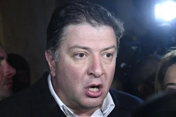 gigi-ugulava-tualetSic-policiis-TanxlebiT-xom-ar-wavlen