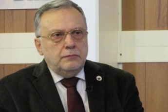 lado-papava-miiCnevs-rom-ucxour-valutaSi-dakreditebis-zRvris-100-aTas-laramde-Semcireba-sworia-da-sjobda-msgavsi-nabiji-cota-adrec-gadadgmuliyo