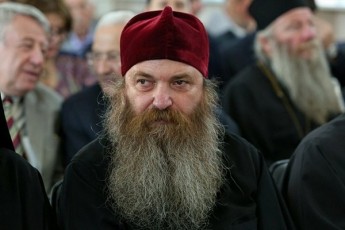 meufe-iakobi-petre-caavaze-momiwia-xeliT-Sexeba-magaze-iwevda-uwmindesisken-da-es-ar-vapatie